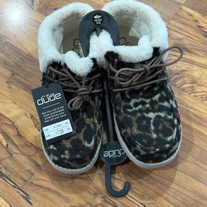 NEW! Heydudes Size 9